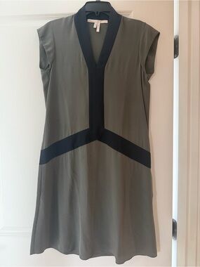 Sleeveless Olive/Grey Shift Dress with Black Trim